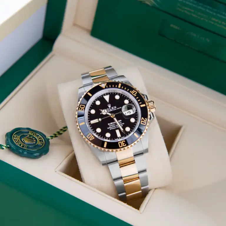 Rolex Submariner Black Yellow Glod